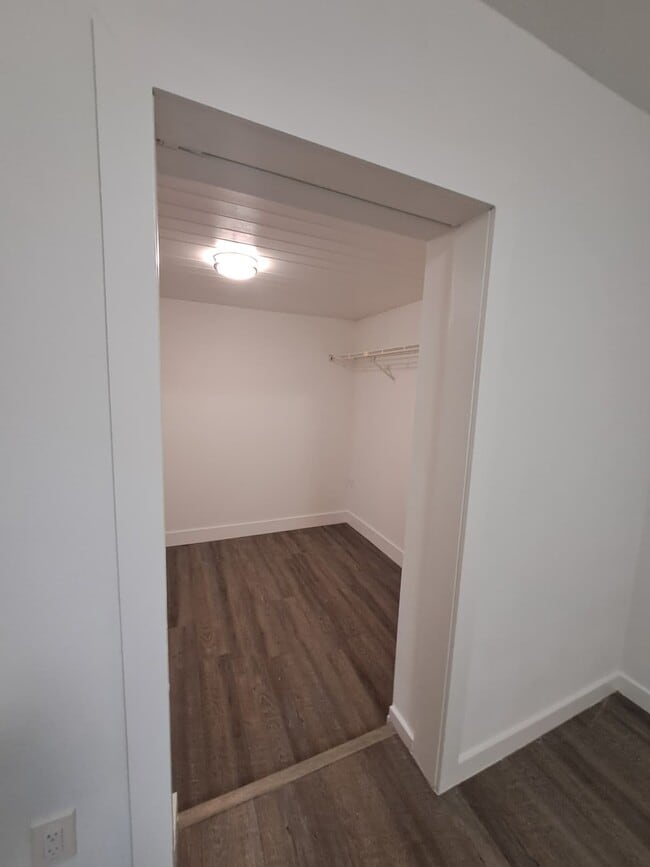 Building Photo - 2835 SW 2nd St