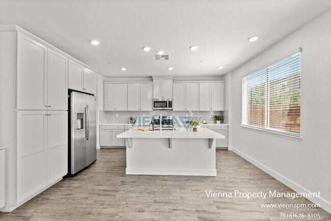 Building Photo - 6000 Waddington Wy