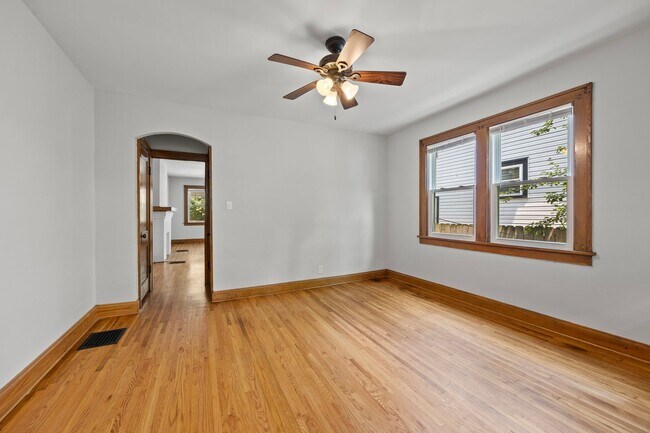 Building Photo - 291-293 Olentangy Street