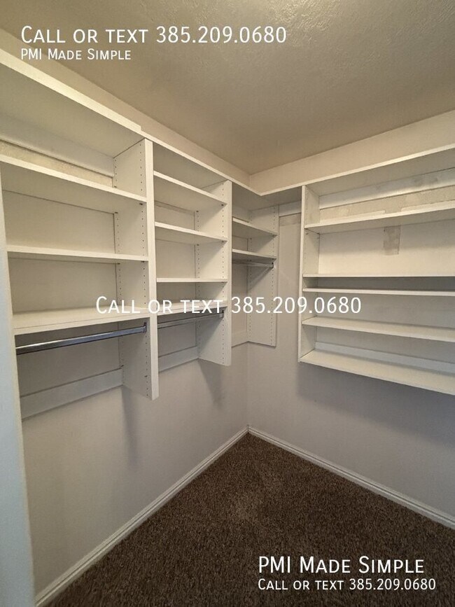 Building Photo - 3371 E Ridge Rte Rd