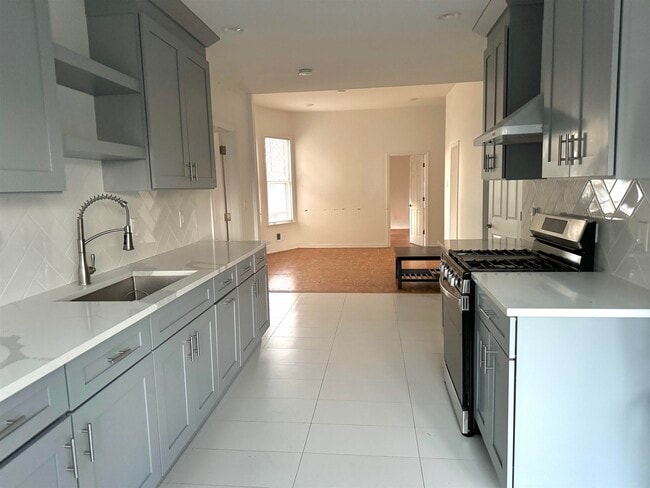 Building Photo - 143 W 2nd St