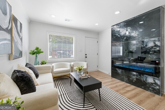 Building Photo - 2541 Santa Barbara Dr NW