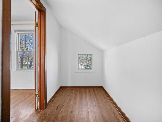 Building Photo - Modern & Cozy Retreat in Spokane – Prime Location Near Downtown