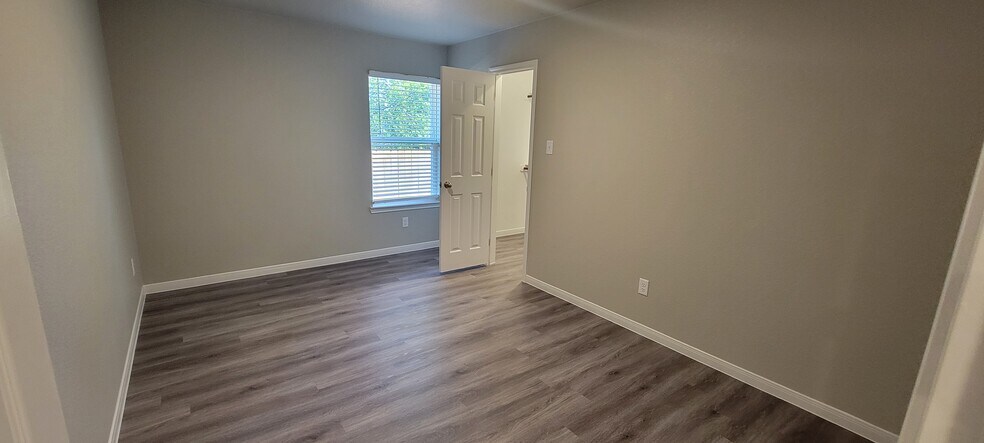 Building Photo - 1618 Indian Trl