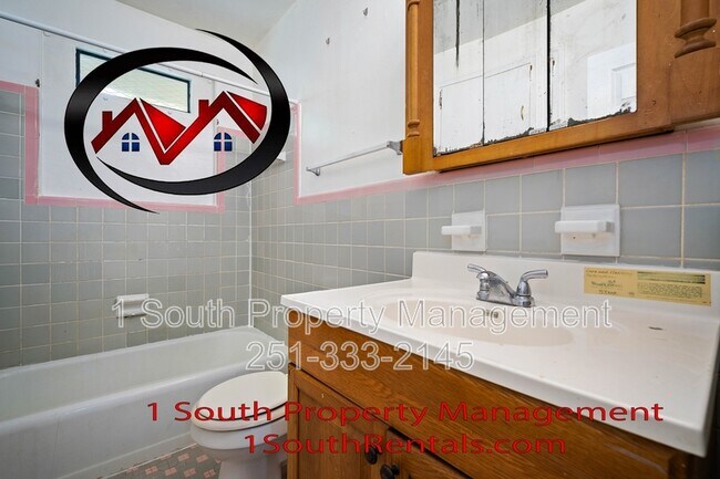 Building Photo - 2366 White St