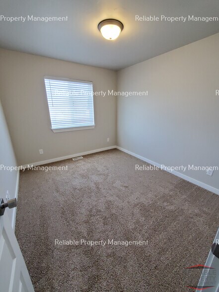 Building Photo - 2001 Lawrence Ln