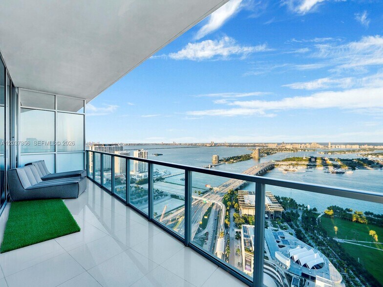Building Photo - 1100 Biscayne Blvd