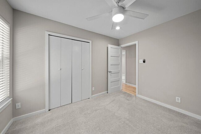 Building Photo - 6707 Columbia Dr