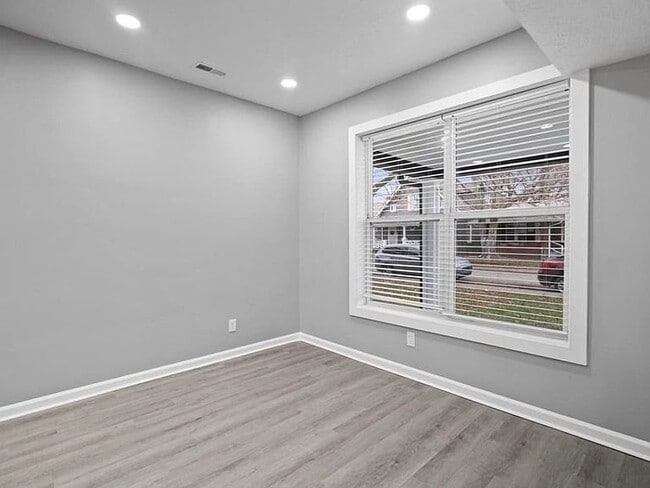 Building Photo - 846 N Parker Ave