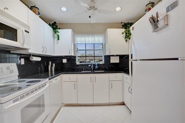 Building Photo - 5121 Lakefront Blvd