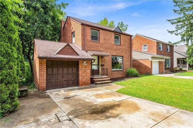 Building Photo - 24571 Hawthorne Dr