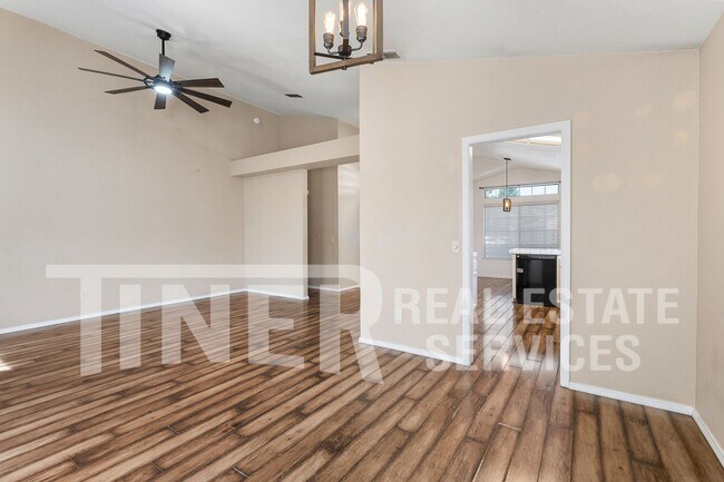 Building Photo - 1218 Chablis Cir