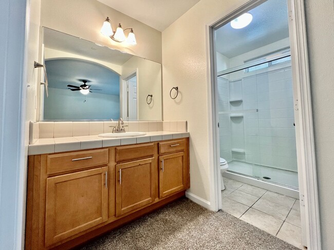 Building Photo - $2395 and a Move in bonus $500  Kings Cany...