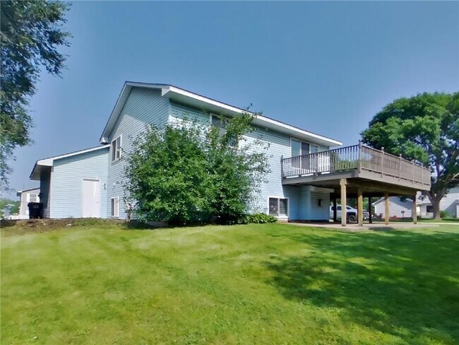 Building Photo - 9389 Jareau Ave S