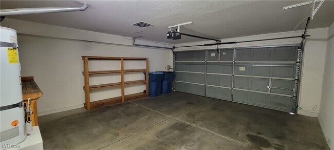 Building Photo - 2216 Short Pine Dr