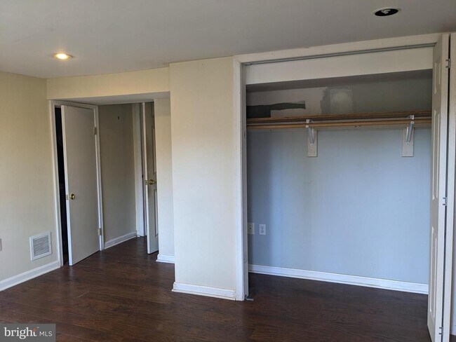 Building Photo - 137 Holden Dr