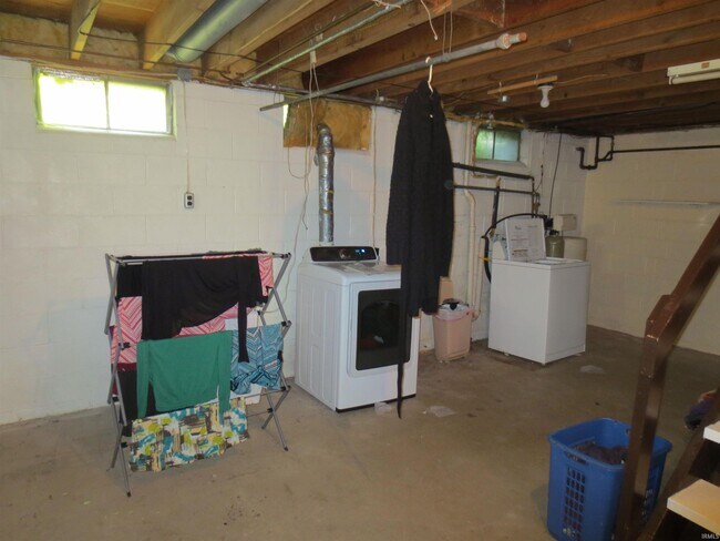 Building Photo - 108 Seneca Ln