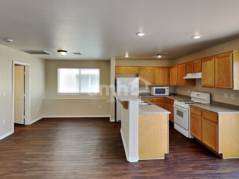 Building Photo - 7280 Mosaic Terrace St