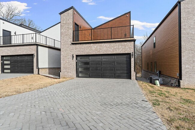 Building Photo - 491 S Happy Hollow Rd