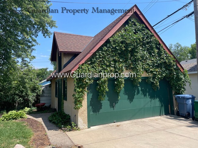 Building Photo - Linden Hills Single Family Home, 2 Car Gar...