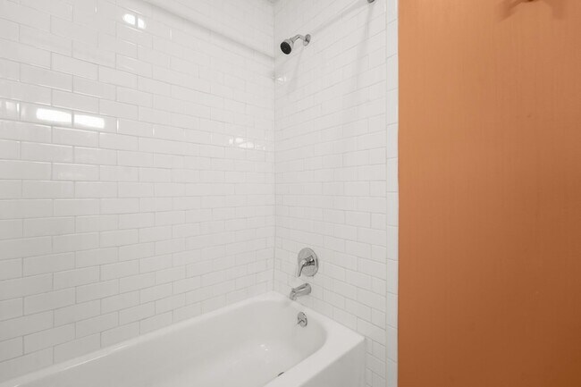 Building Photo - 6410 Chimney Creek Cir