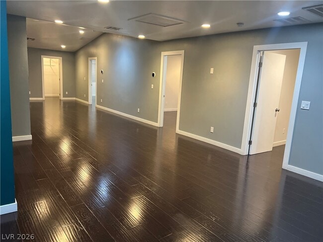 Building Photo - 811 E Oakey Blvd