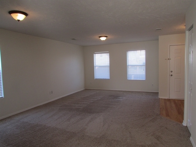 Building Photo - 2651 Sutherland Dr