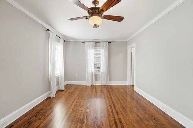 Building Photo - Historic Wesley Heights Home | Walkable to Uptown | 2 Primary Suites