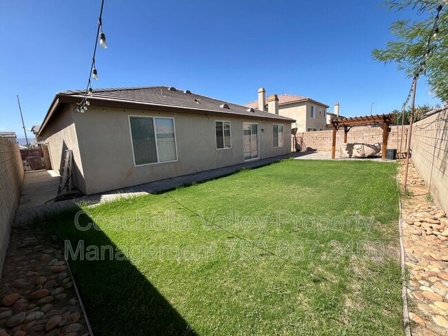 Building Photo - 49126 Pluma Roja Pl