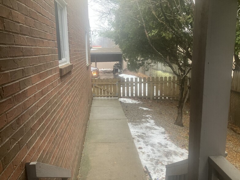 Building Photo - 35711 Alfred St