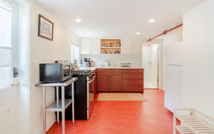 Building Photo - 4416 Sanford Ln