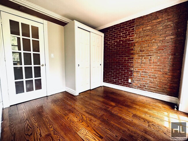 Primary Photo - AMAZING ONE BEDROOM APARTMENT!! AMAZING DE...