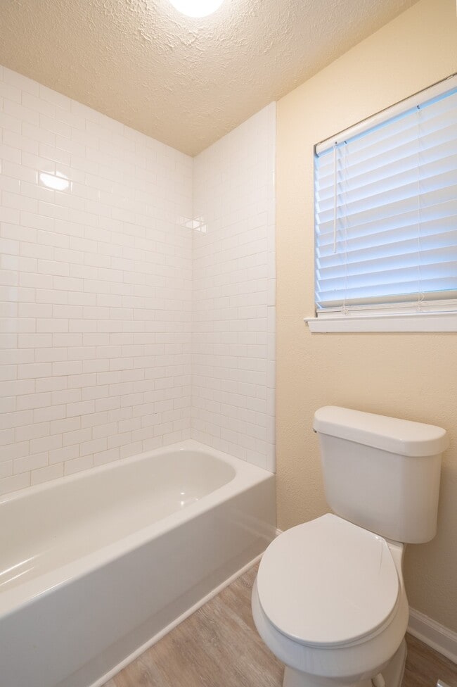 Building Photo - 2799 Wood Hollow Dr