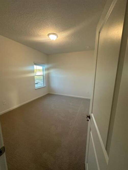Building Photo - 572 Silver Landing Dr