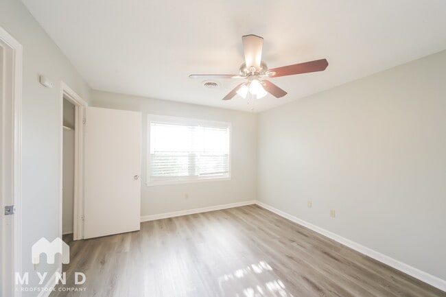 Building Photo - 7401 Briarwood Cove