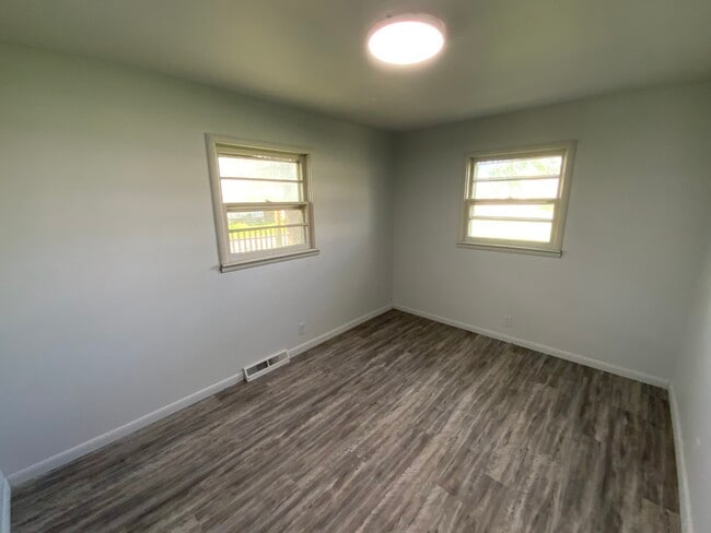 Building Photo - 921 Martin St