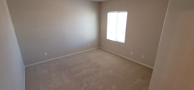 Building Photo - Immaculate 3 Bedroom Home in Aliante