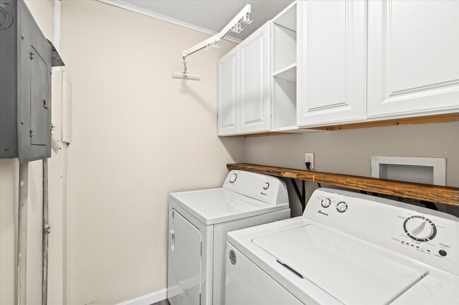 Building Photo - 2021 Pittsfield St