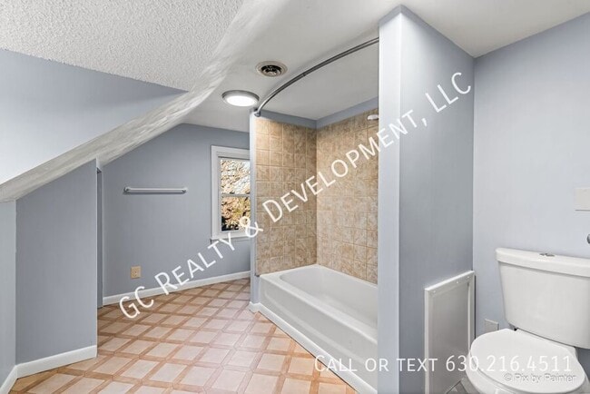 Building Photo - 4311 IL-176-Unit C