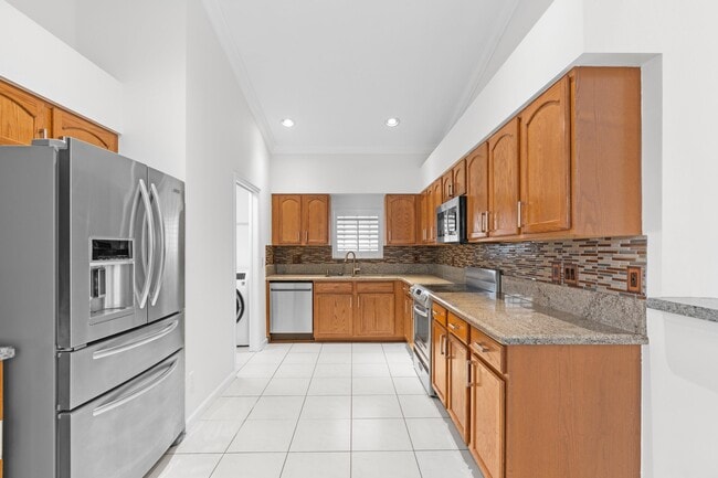 Building Photo - 7568 Eagle Point Dr