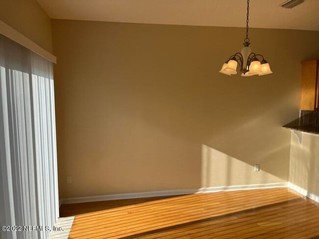 Building Photo - Beautiful Townhome in Biscayne Bay!