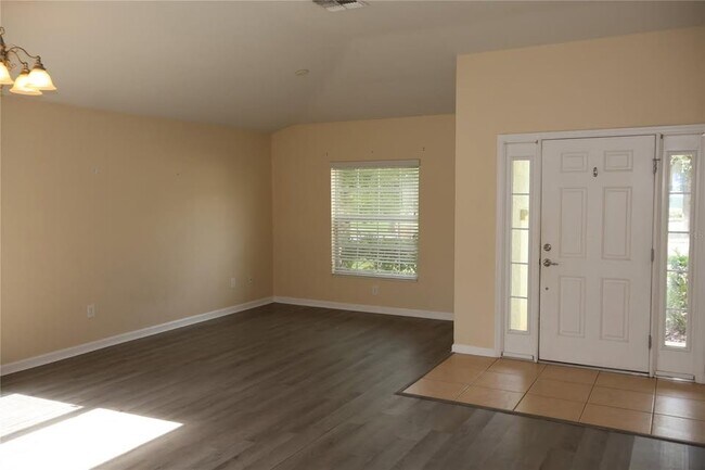 Building Photo - 5544 SW 40th St