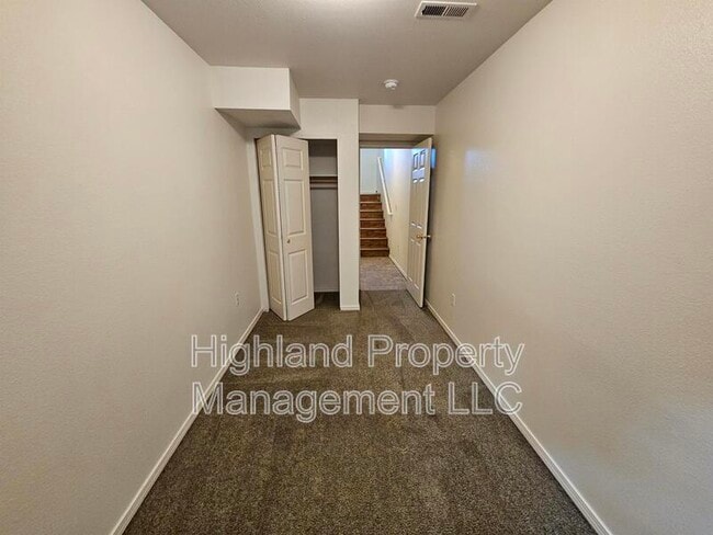 Building Photo - 316 NE Whitman St