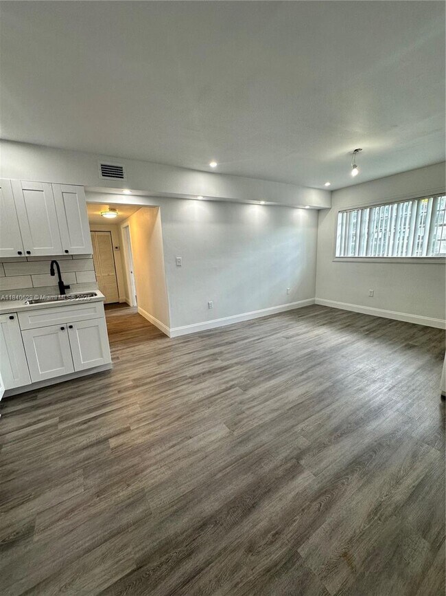 Building Photo - 41 SW 67th Ct