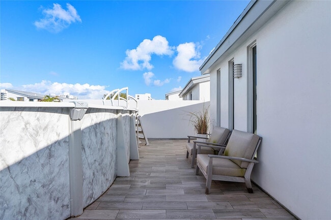 Building Photo - 3266 NE 15th St