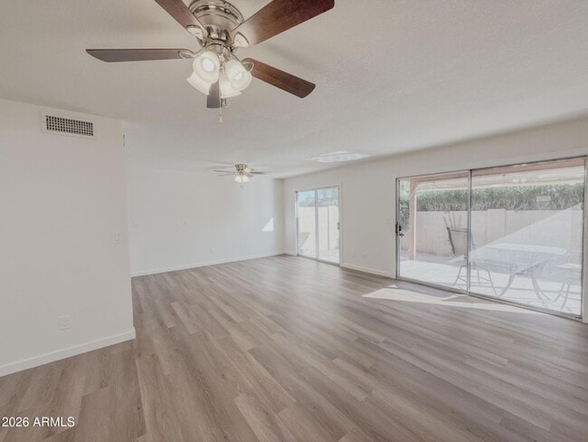 Building Photo - 2533 E Wagoner Rd