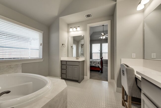 Building Photo - Beautiful Home in Sought-After NWISD!