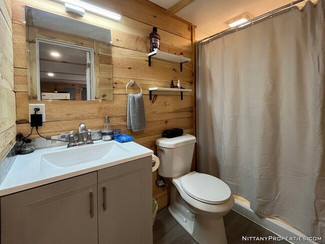 Building Photo - 120 Crestmont Ave