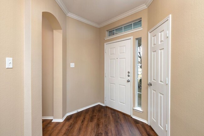Building Photo - 2510 Sedona St
