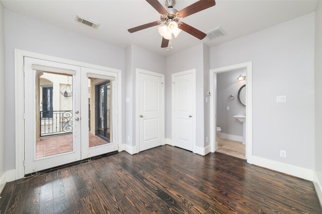 Building Photo - 1506 W 23rd St